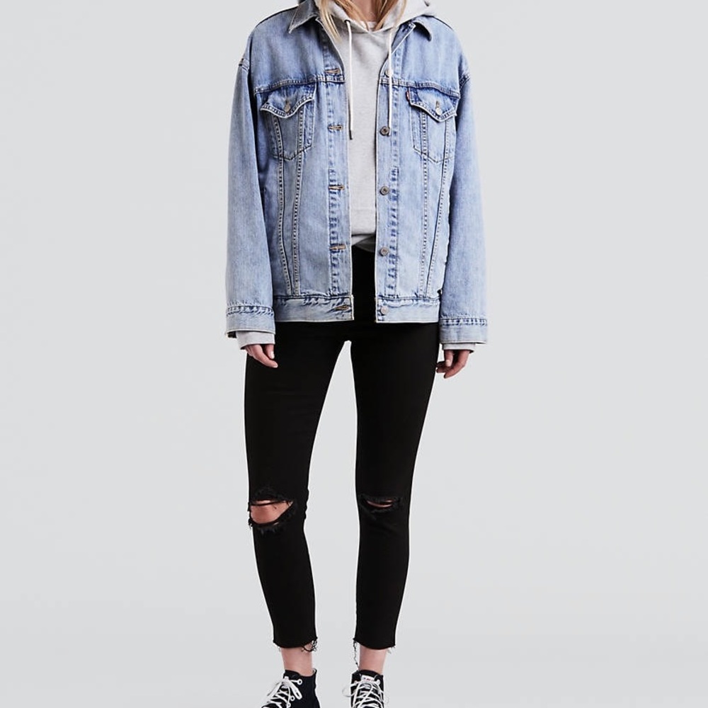 LEVIS Black ripped jeans size 28